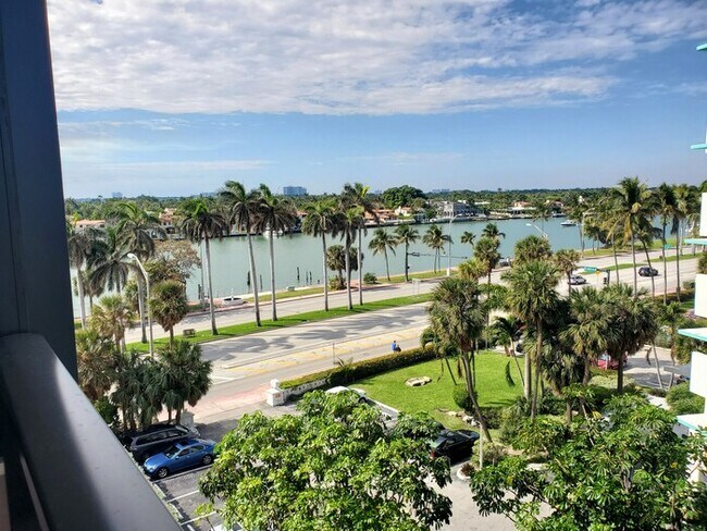 Foto del edificio - Alexander 718