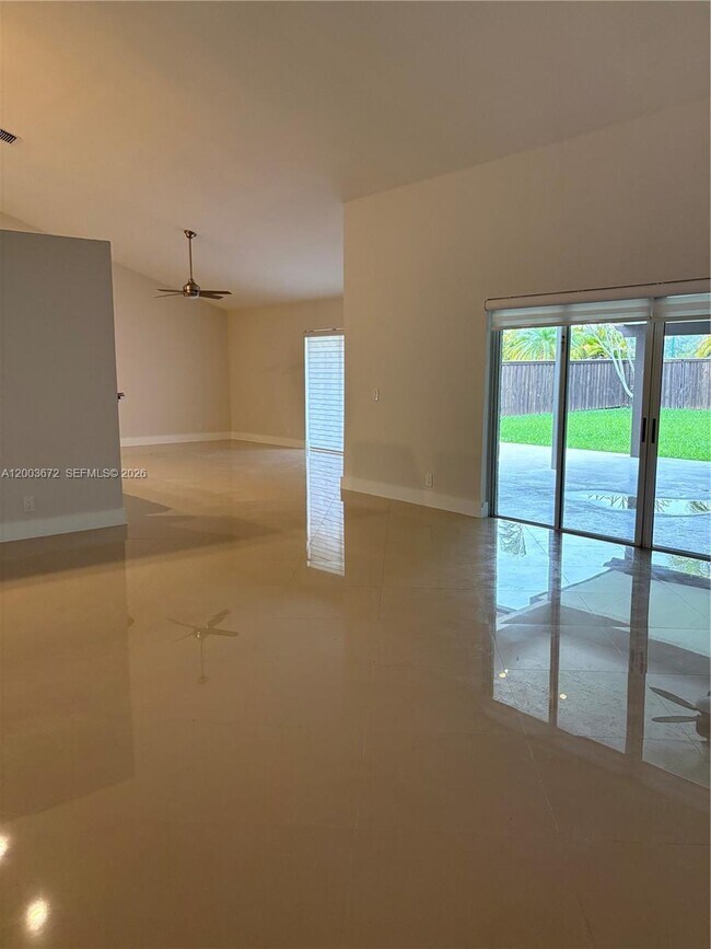 Foto del edificio - 16209 NW 15th St