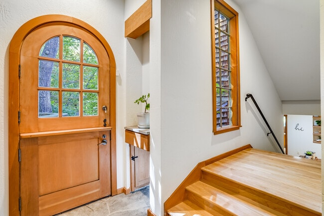 Foto del edificio - 1 Rimrock Rd