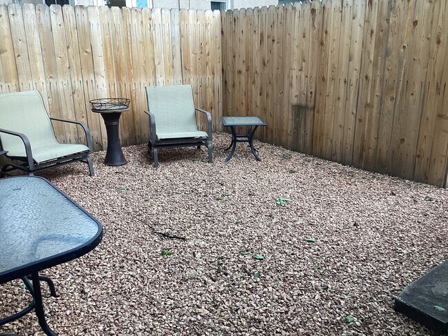 Foto del edificio - 2-1512 E Routt Ave