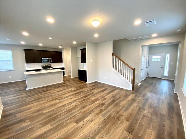Building Photo - 6700 Pleasanton Pkwy