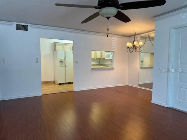 Foto del edificio - 1261 Pine Ridge Cir W