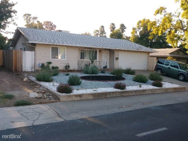 Building Photo - 3 br, 2 bath House - 2092 el manto de