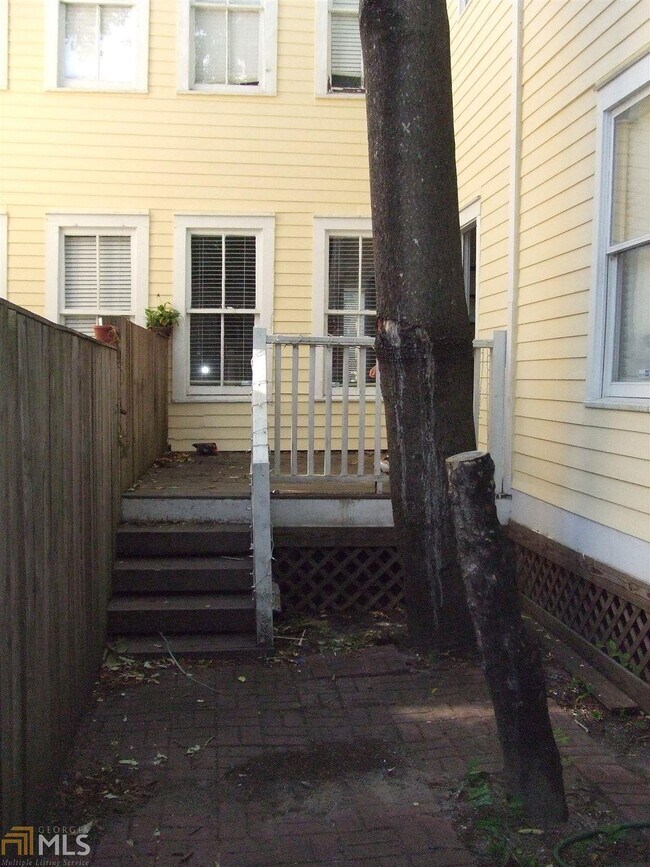 Building Photo - 207 W Huntingdon St