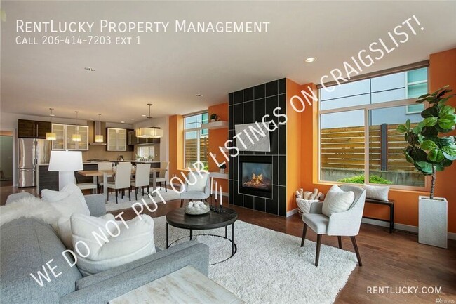 Building Photo - Stunning and HUGE 4-Bedroom House FOR RENT...