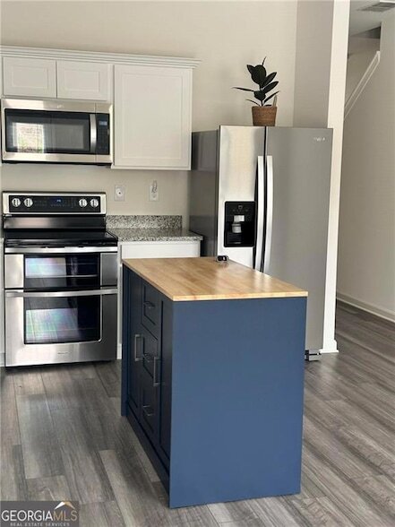 Foto del edificio - 541 Magnolia Cir