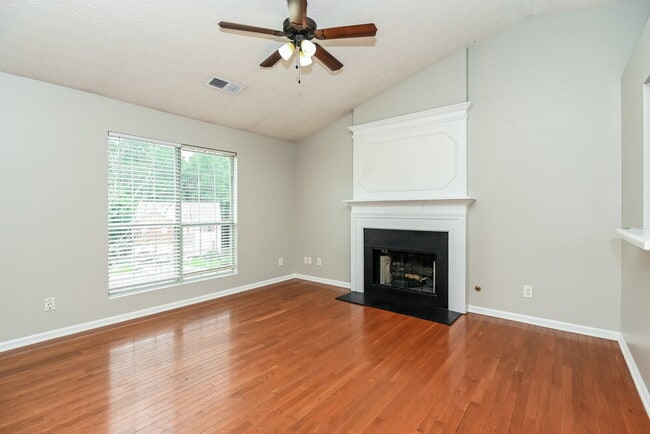 Building Photo - 3714 Crescent Hill Ln