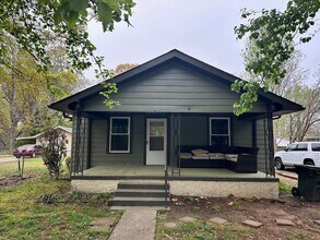 Building Photo - 207 E Arlington Ave