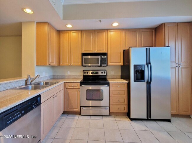 Foto del edificio - 9745 Touchton Rd