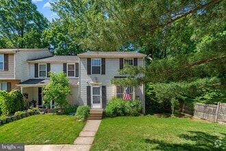 Building Photo - 15649 Mews Ct