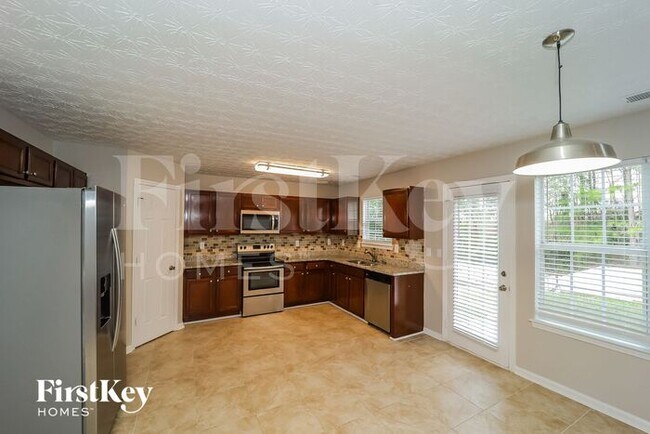 Foto del edificio - 5719 Graywind Trail