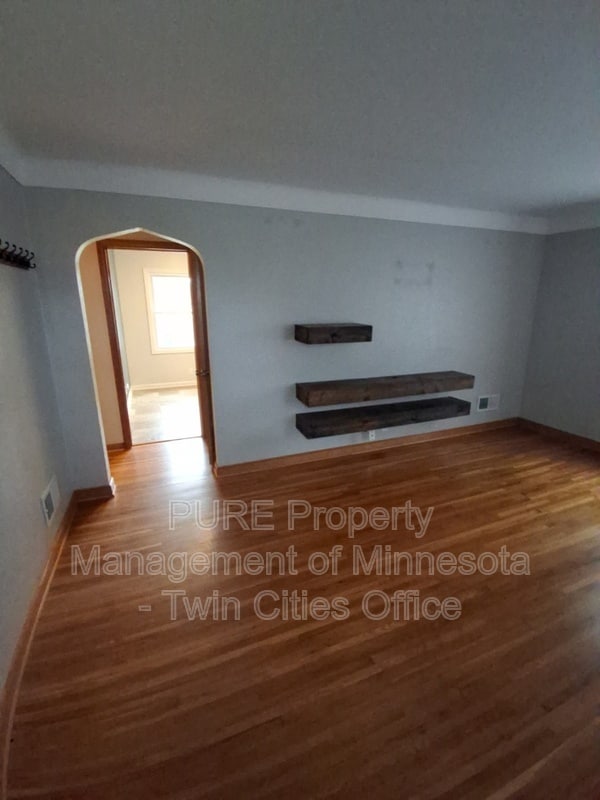 Building Photo - 312 13th Ave N