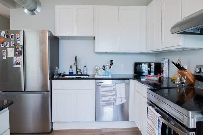 Foto del edificio - 802 Bridge St NW