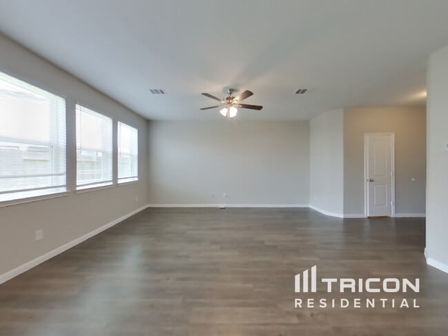 Foto del edificio - 18510 Snowy River Ln