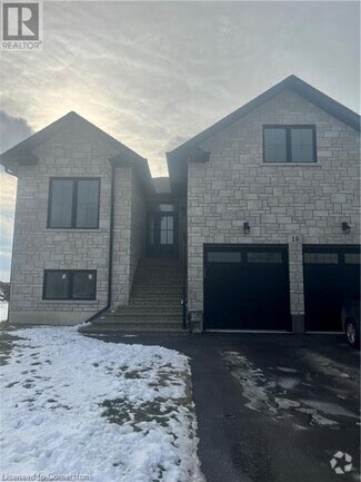 Building Photo - 10 CRISTALLINA Dr