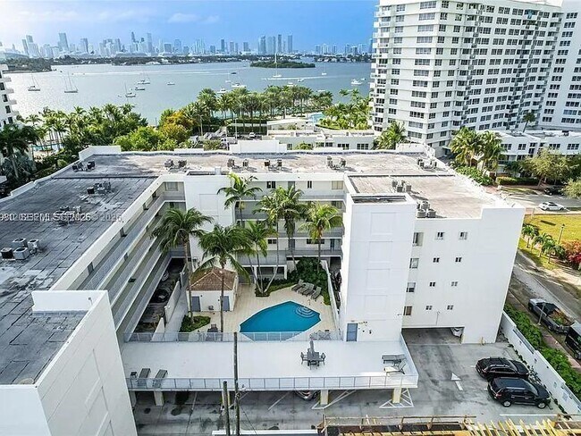 Foto del edificio - 1401 Bay Rd