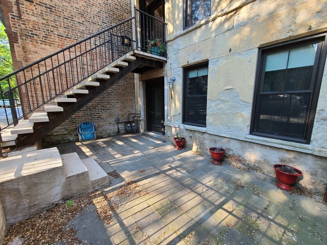 Foto principal - 903 S Loomis St