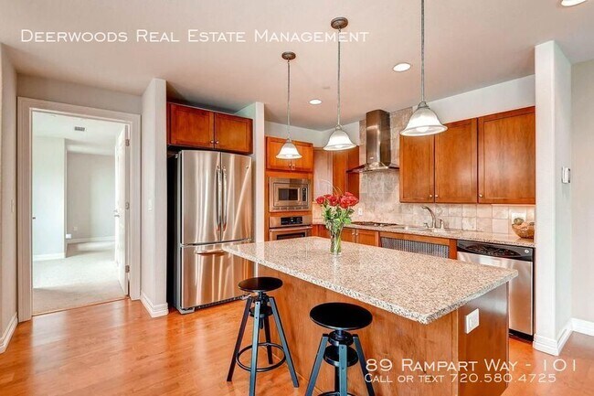 Building Photo - 89 Rampart Way