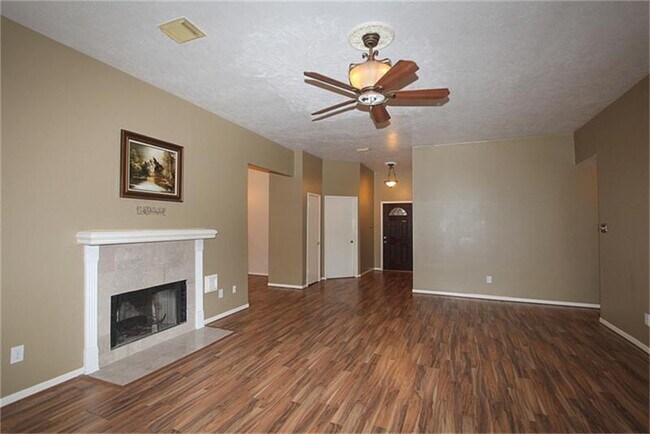 Foto del edificio - 2818 Russett Pl W