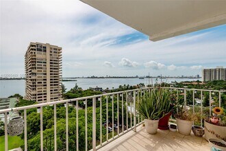 Building Photo - 11111 Biscayne Blvd