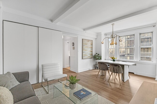 Building Photo - 400 E 59th St