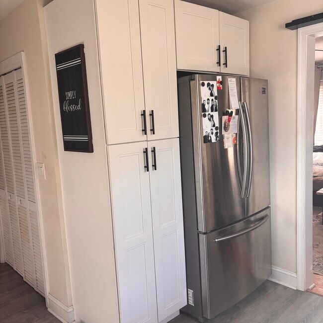 Foto del edificio - 466 Windsor Dr