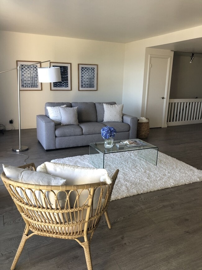 Building Photo - 23914 De Ville Way