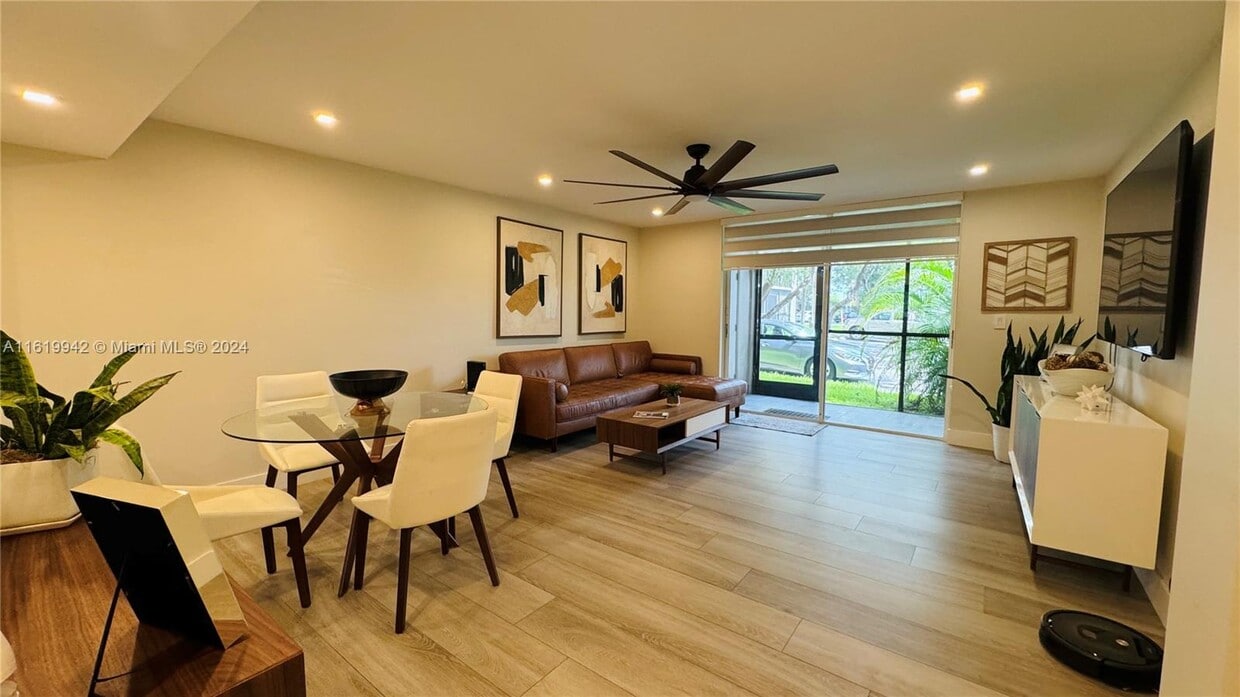 Foto principal - 8500 SW 133rd Avenue Rd