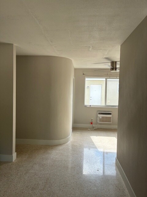 Foto del edificio - 2210 NE 5th Ave