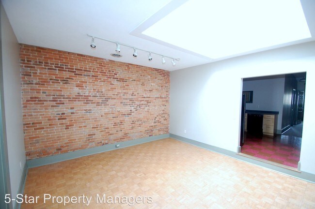 Building Photo - 129 S Main St