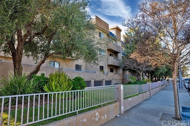 Building Photo - 10901 Laurel Canyon Blvd
