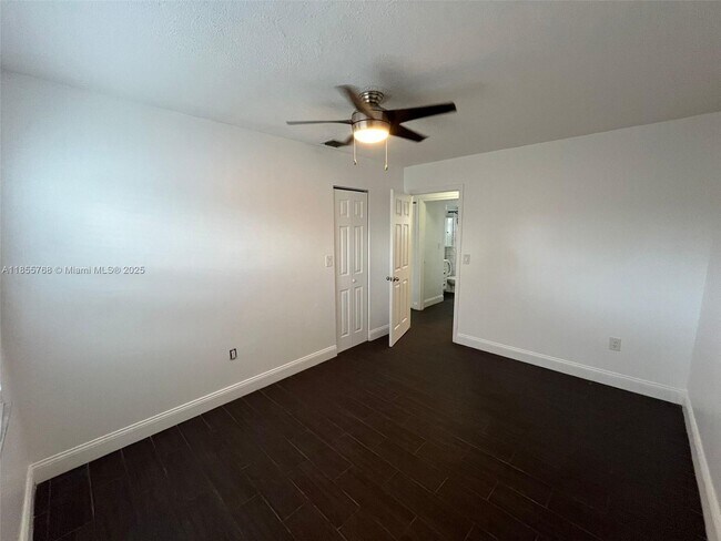 Foto del edificio - 5303 SW 137th Ct