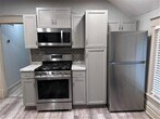 Foto principal - 734 Sims Ave