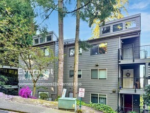 Building Photo - 12543 NE 23rd Pl