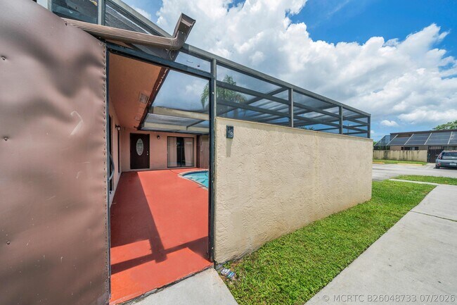 Foto del edificio - 4757 Sunny Palm Cir