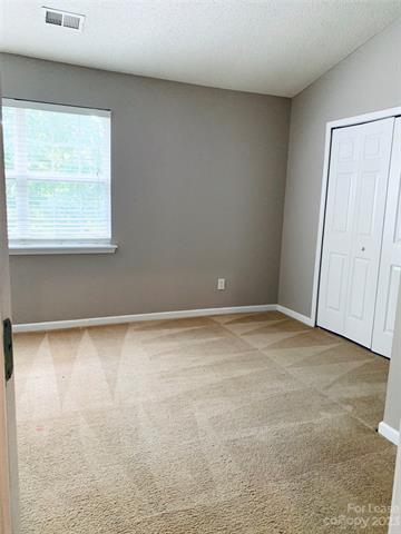 Foto del edificio - 13612 Meade Glen Ct