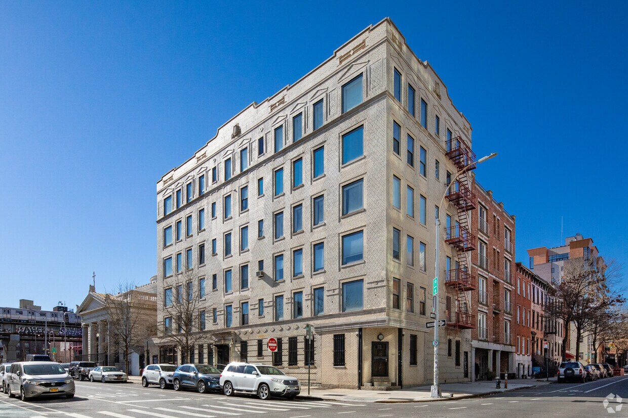 Foto principal - 180 S 4th St