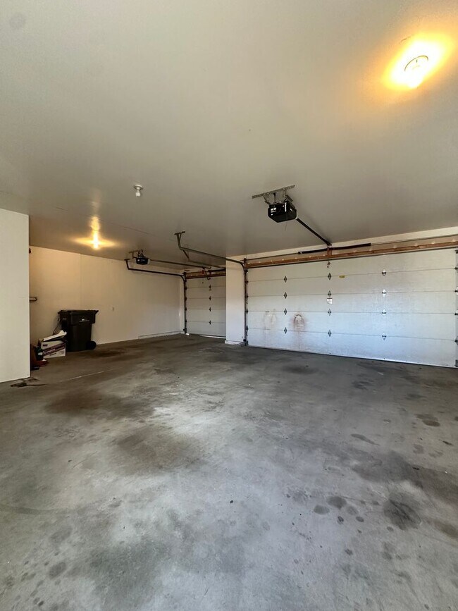 Foto del edificio - Stunning 4 Bedroom Briarwood Home with City View - MOVE IN SPECIAL $200 OFF