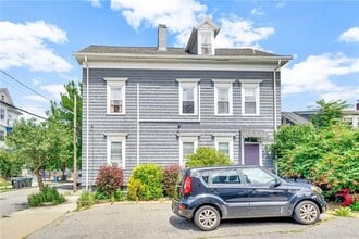 Building Photo - 72 Courtland St