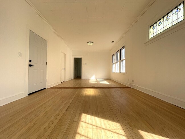 Foto del edificio - 1321 East Ave