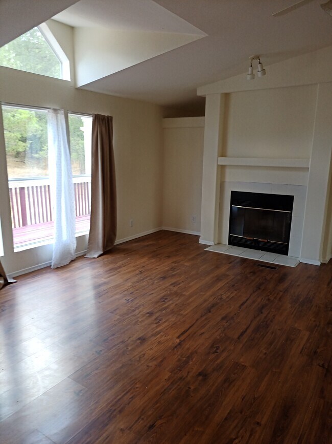 Building Photo - 262 Sendero Blvd