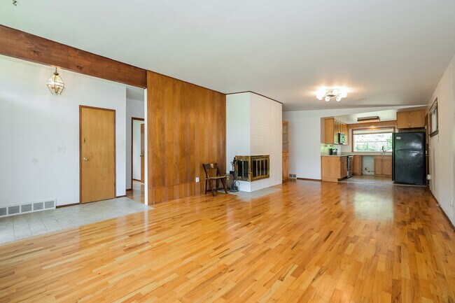 Foto del edificio - 812 S 116th St
