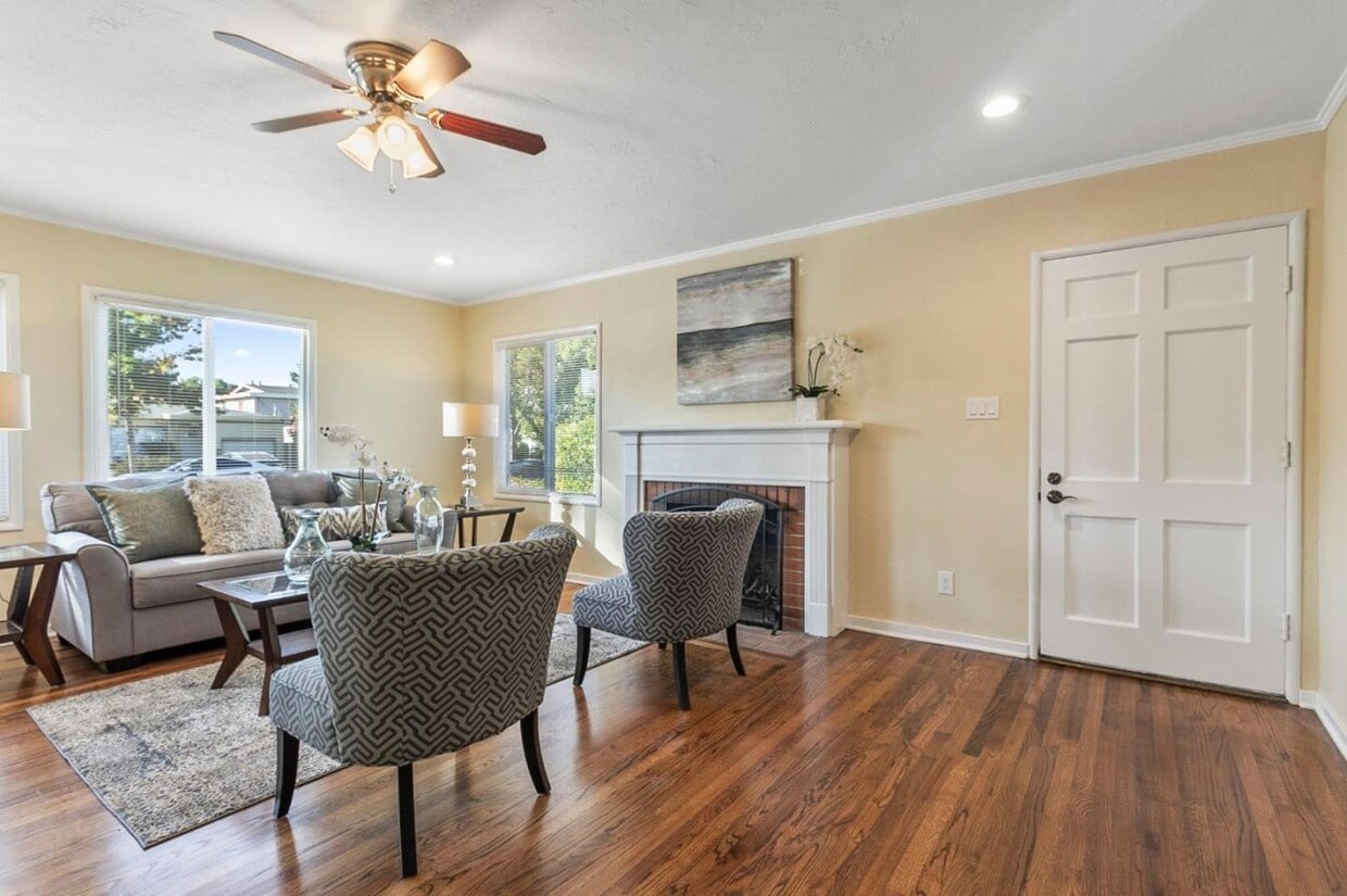 Living Room with F/P - 1066 15th Ave