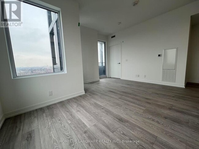 Photo du bâtiment - 2020-2020 Bathurst St