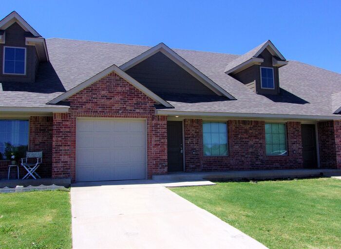 2 Bed 1 Bath 1 Car Garage Townhome in Del House Rental in Del