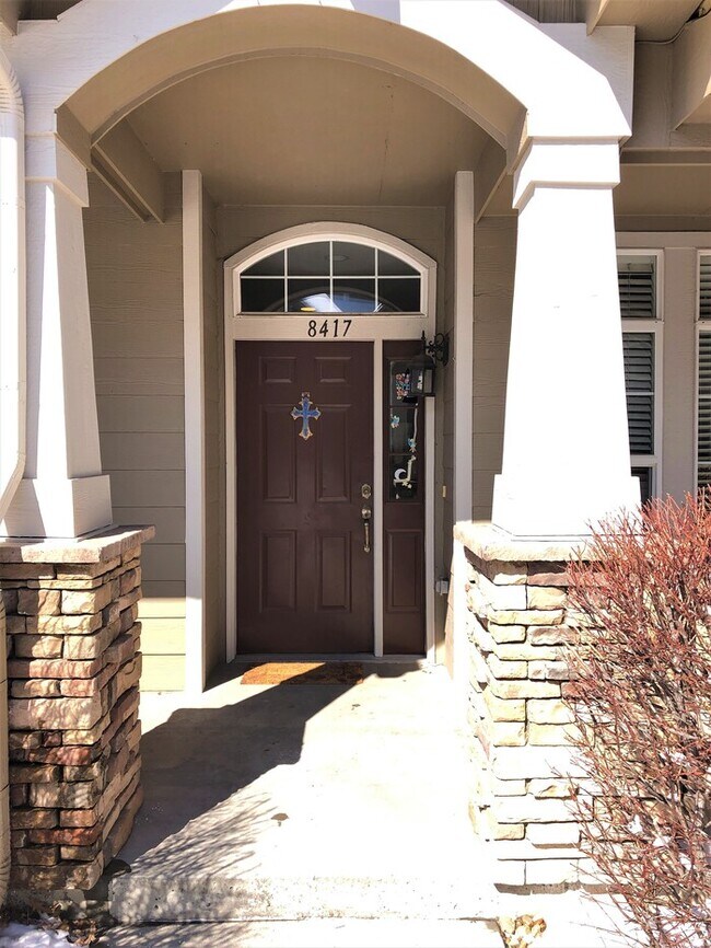 Building Photo - Beautiful Townhome in Stony Bridge Circle