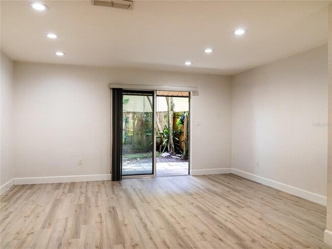 Building Photo - 521 S Summerlin Ave