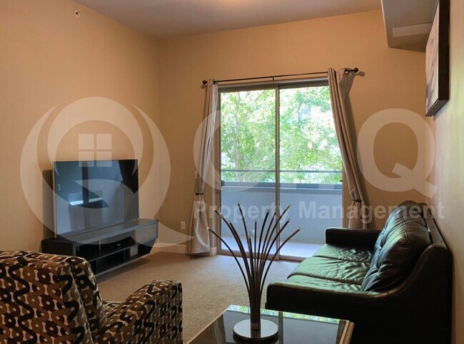 Building Photo - 945 E Playa Del Norte Dr