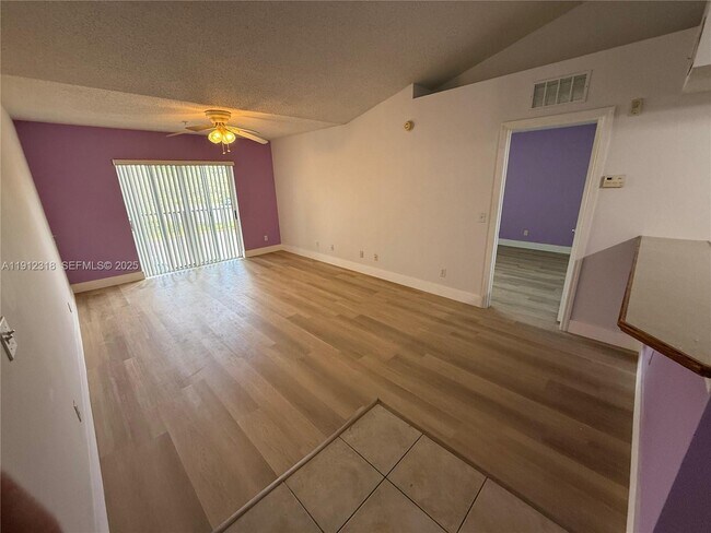 Foto del edificio - 9907 Westwood Dr