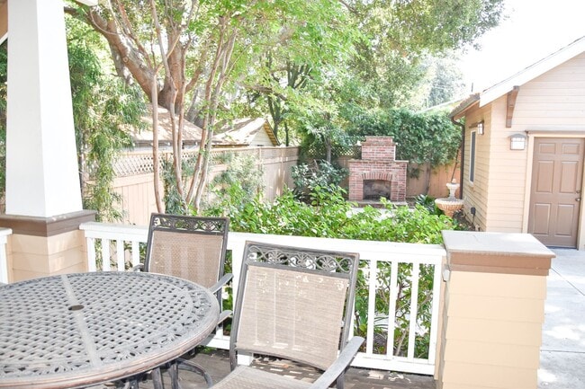 Photo - Craftsman living in Old Towne Orange House